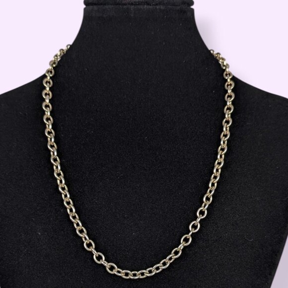 V. Sturdy Metal Chain Necklace - Picture 1 of 6